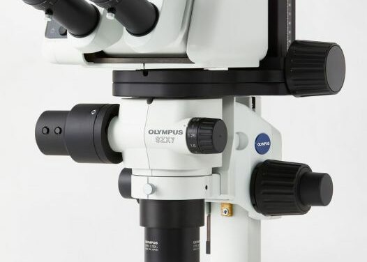 Microscope à réalité augmentée